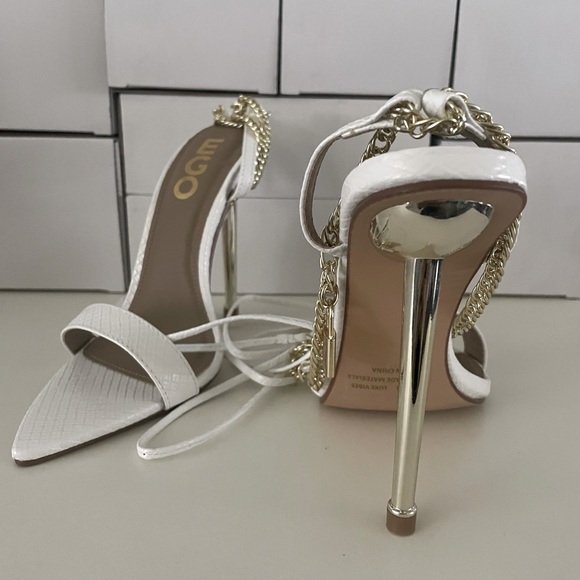 ♥️ White Snake Print Faux Leather Chain Padlock Detail Heels Size 6 New w/Box! - Picture 1 of 5